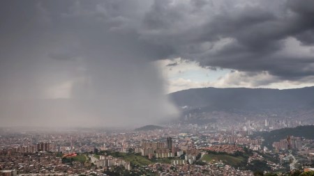 Aguaceros en el sur del Valle de Aburrá; se esperan más lluvias en las horas de la noche