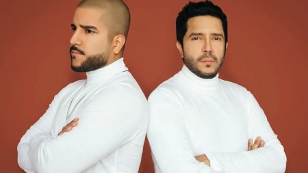 Cali y el Dandee llegan por primera vez a Medellín con su gira Dejavú 2025 cali y el dandee