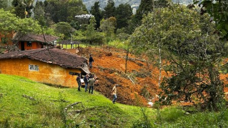 continua-atencion-emergencias-guarne-debido-lluvias-deslizamientos