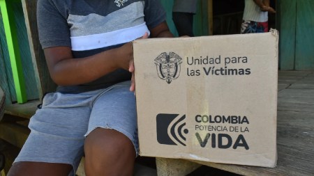 entrega-ayudas-humanitarias-victimas-conflicto-armado-antioquia1