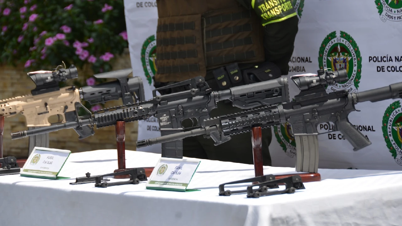 hallazgo-fusiles-nuevos-vias-antioquia-pertenceria-clangolfo3