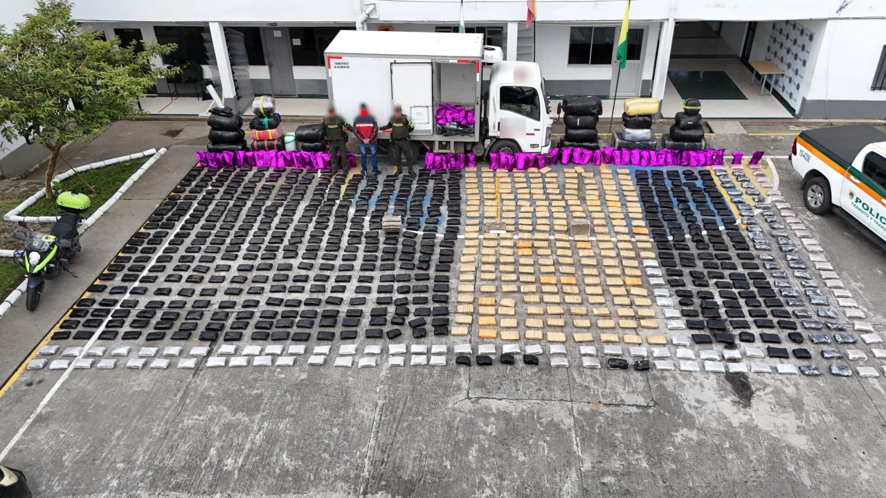 incautan-caldas-departamento-mil-ilos-marihuana-camion-robado