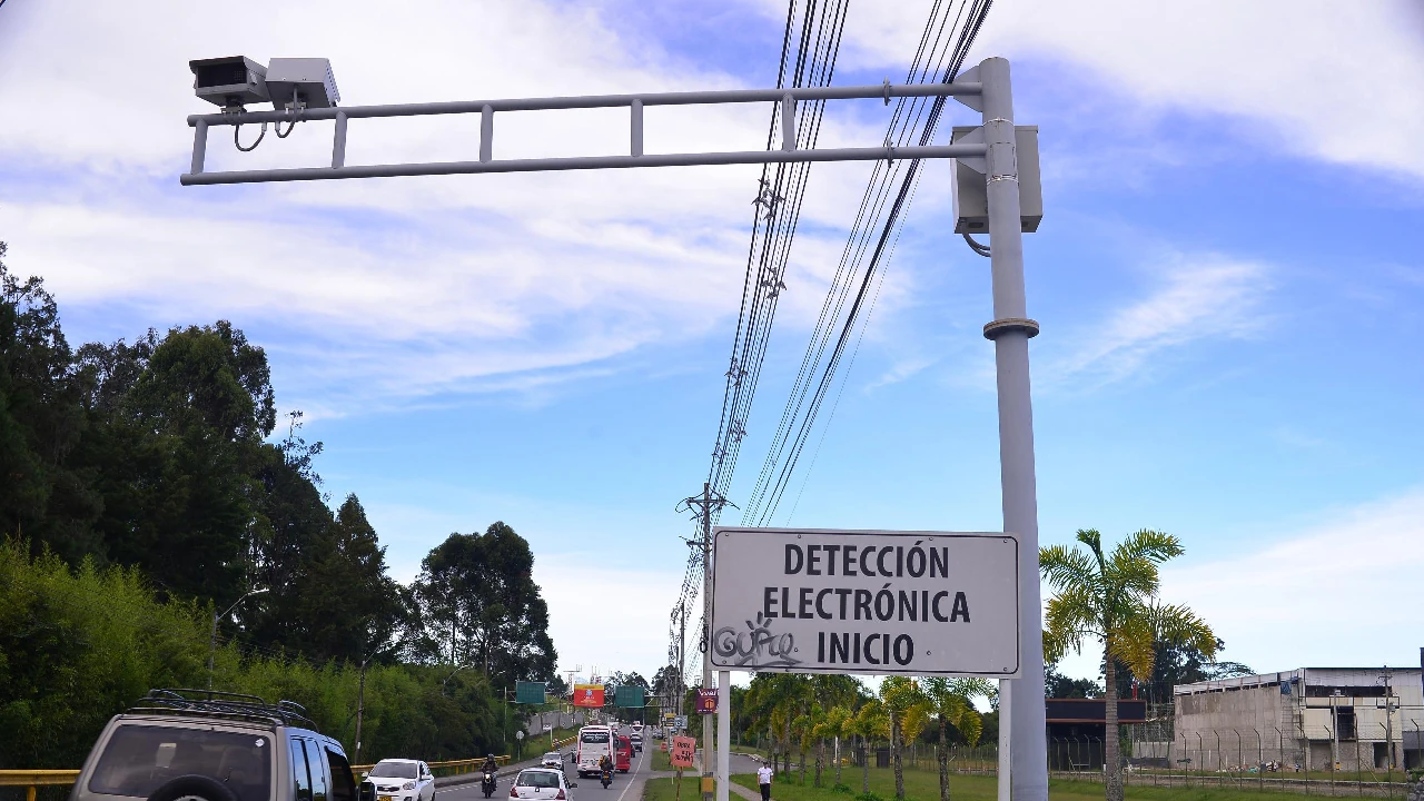 instalan-nuevas-camaras-fotodeteccion-rionegro