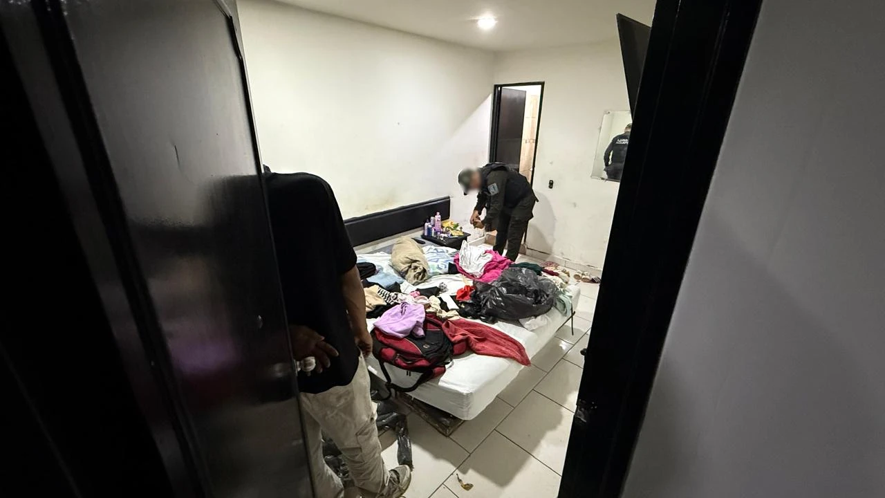 Operativo en La Candelaria, Medellín, deja 11 establecimientos suspendidos, 140 armas y licor adulterado incautados 4 intervencion-centro-medellin-capturas-incuatacionarmas-droga-licor3