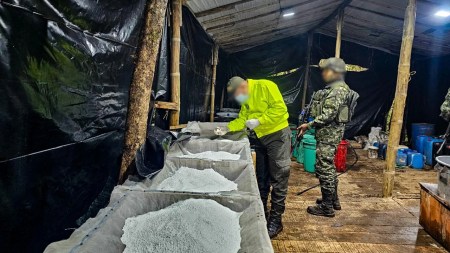 laboratorio-clorhidrato-cocaina-clangolfo-desmantelado-elpeñol1