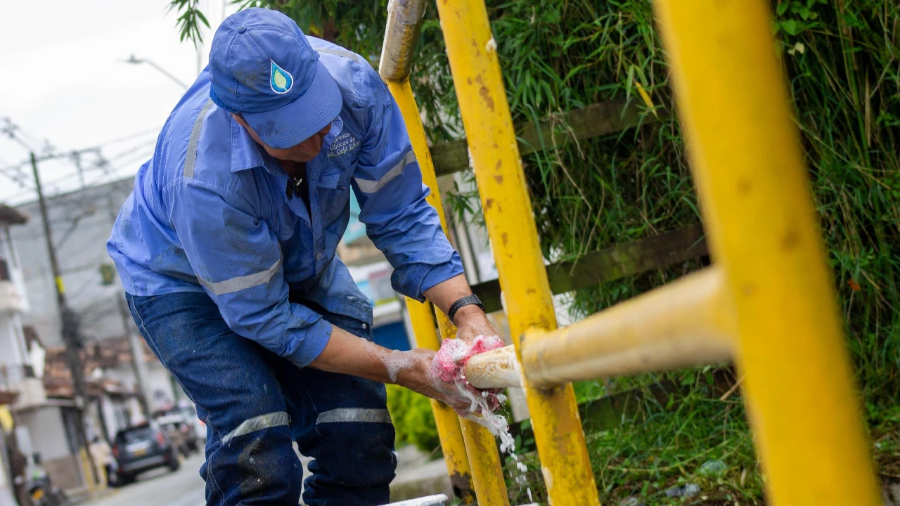 En el municipio de La Ceja intensifican labores de limpieza para prevenir riesgos por lluvias 2 limpieza-puentes-zonas-laceja-evitar-emergencias-temporada-lluvias