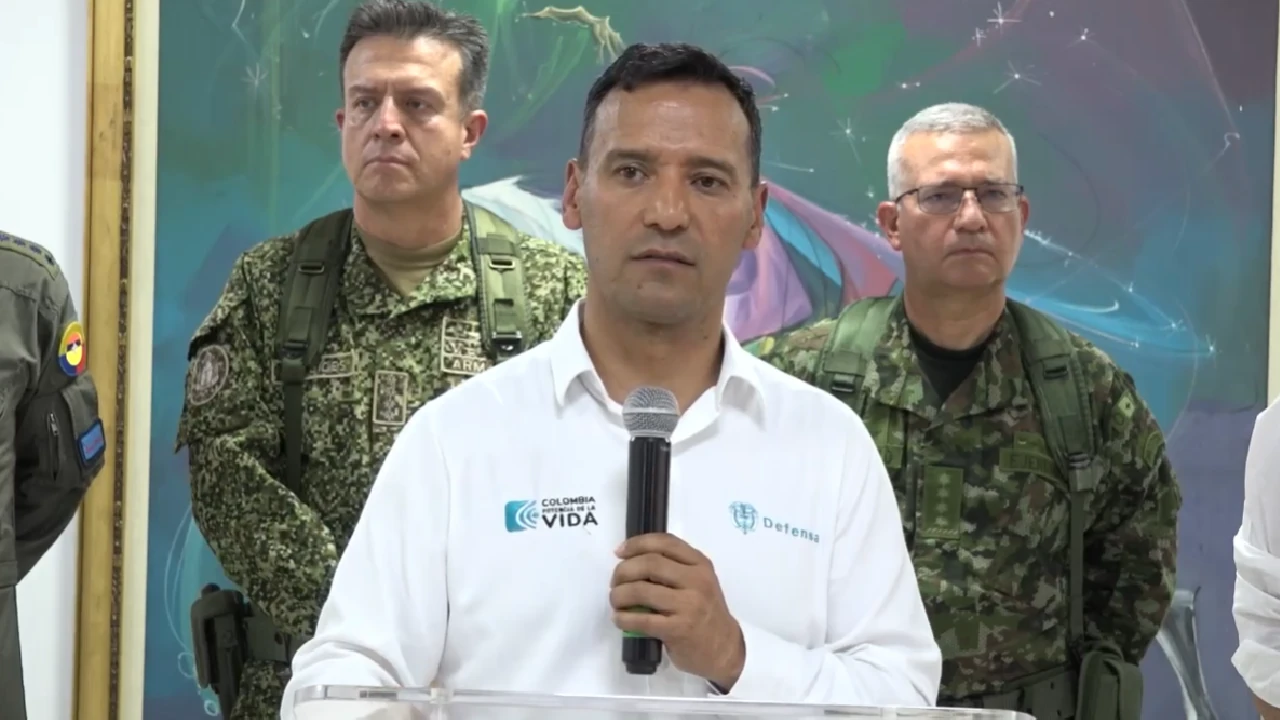 minsitro-defensa-ofrece-recompensa-amenazas-director-policia