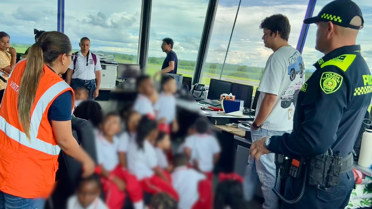 niños-escuela-apartado-viven-experiencia-aerea-aeropuerto-carepa1