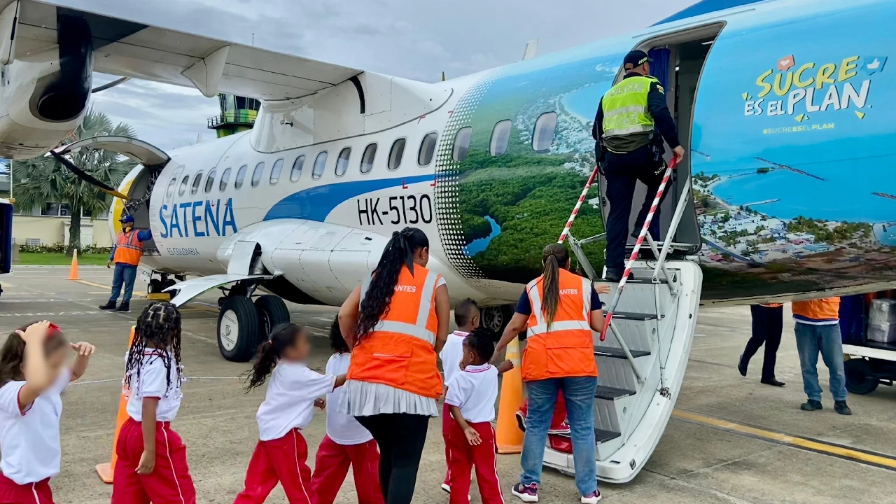 niños-escuela-apartado-viven-experiencia-aerea-aeropuerto-carepa2