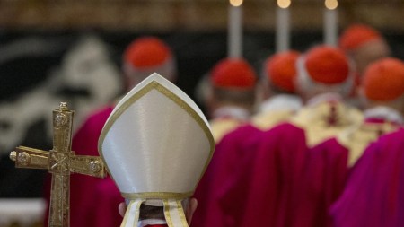 ¡Habemus Papam! Con emoción y fe, Roma presenta al nuevo líder de la iglesia católica, conózcalo