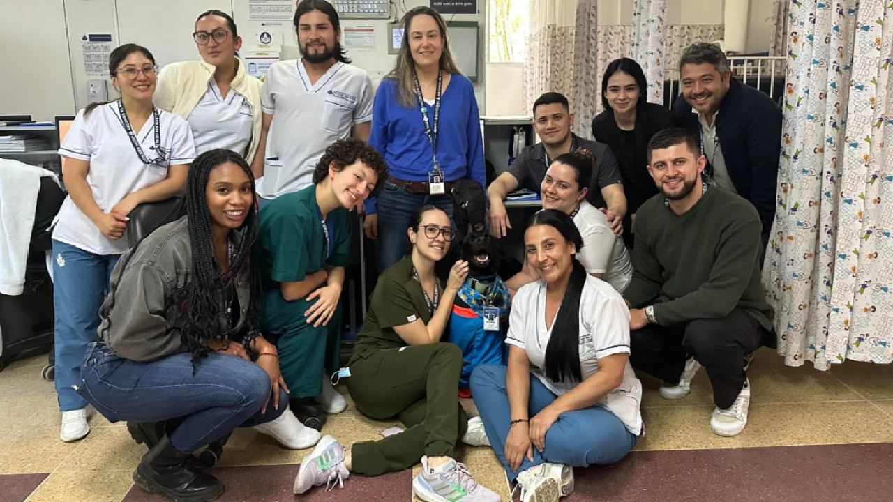 ¡Una dosis de amor! Simba, el perro de asistencia médica que enamora a los pacientes de clínica en La Ceja 3 simba-perro-asitencia-medica-clinica-laceja2