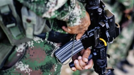 soldado-capturado-tras-huir-desaprecir-con-armamento-quindio