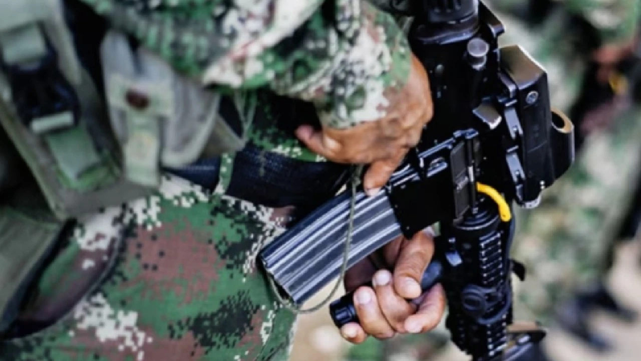 soldado-capturado-tras-huir-desaprecir-con-armamento-quindio