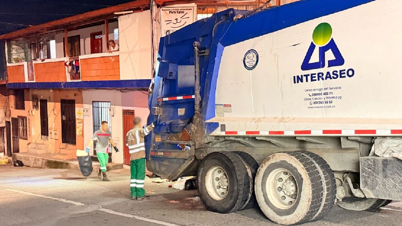 Copacabana unificó los horarios de recolección de basuras en todos sus barrios, ahora se hará de noche 1 unificacion-horarios-recoleccion-basura-copacabana-sera-nocturno1