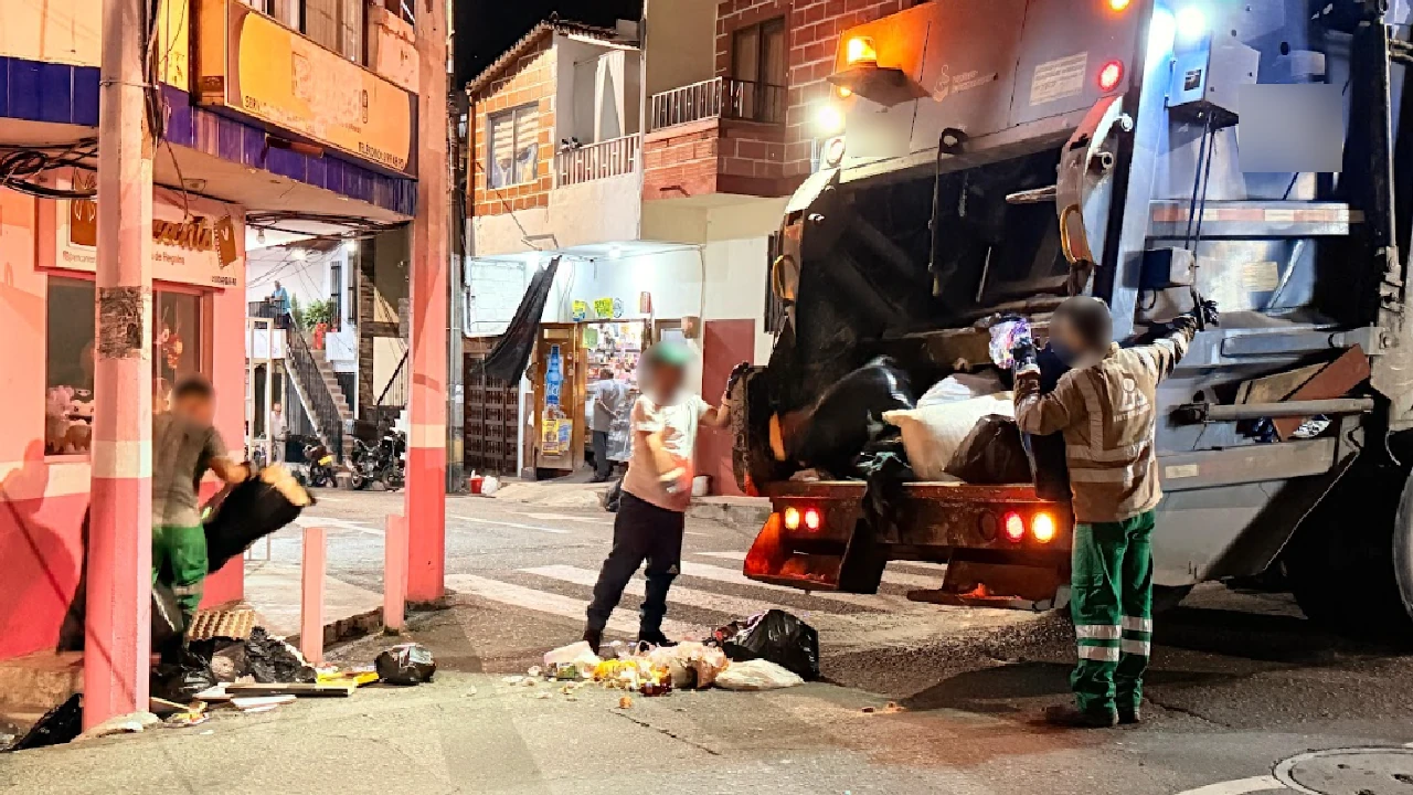 Copacabana unificó los horarios de recolección de basuras en todos sus barrios, ahora se hará de noche 3 unificacion-horarios-recoleccion-basura-copacabana-sera-nocturno2