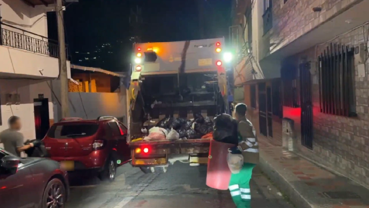 Copacabana unificó los horarios de recolección de basuras en todos sus barrios, ahora se hará de noche 2 unificacion-horarios-recoleccion-basura-copacabana-sera-nocturno3