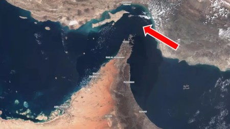 El estrecho de Ormuz, por donde pasa el 20% del petróleo mundial, podría quedar bloqueado