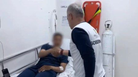 Gobernador visita uniformados heridos mientras continúan labores de desminado