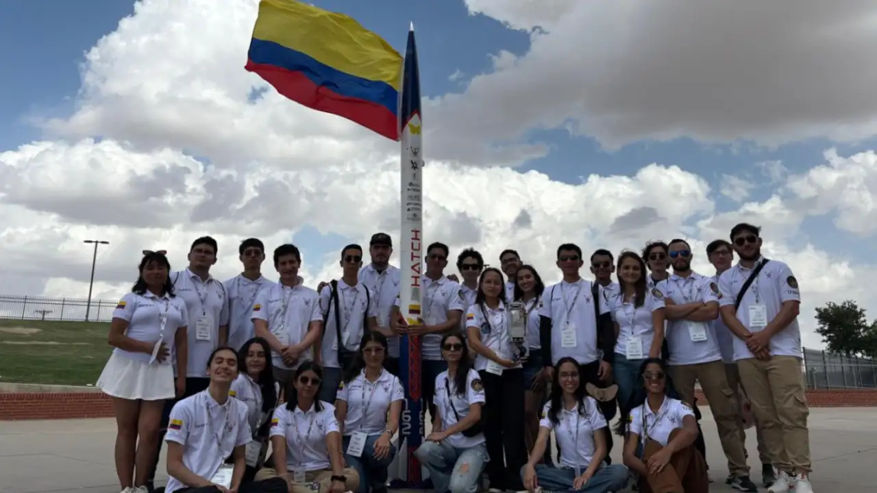 Cohete creado por estudiantes de la UdeA participa en competencia mundial en Texas 1 Cohete creado por estudiantes de la UdeA participa en competencia mundial en Tex