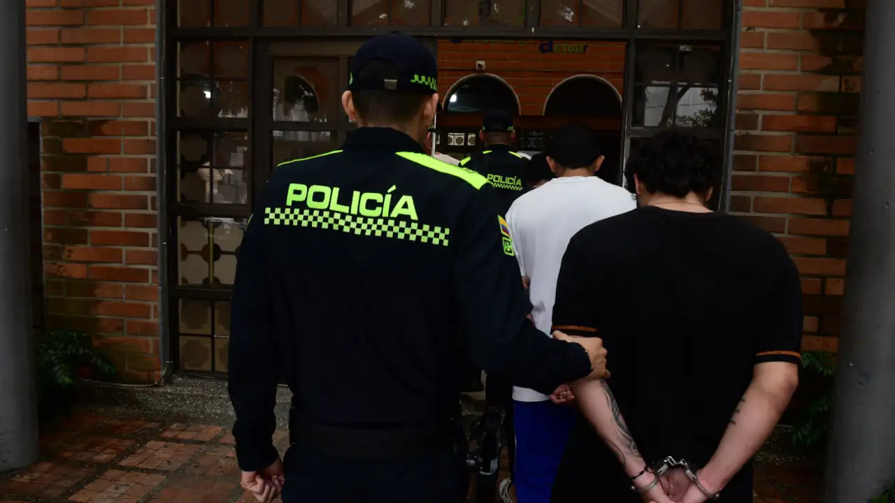 Capturan a cinco hombres que por meses fingieron ser pasajeros para secuestrar y robar a conductores en el Valle de Aburrá