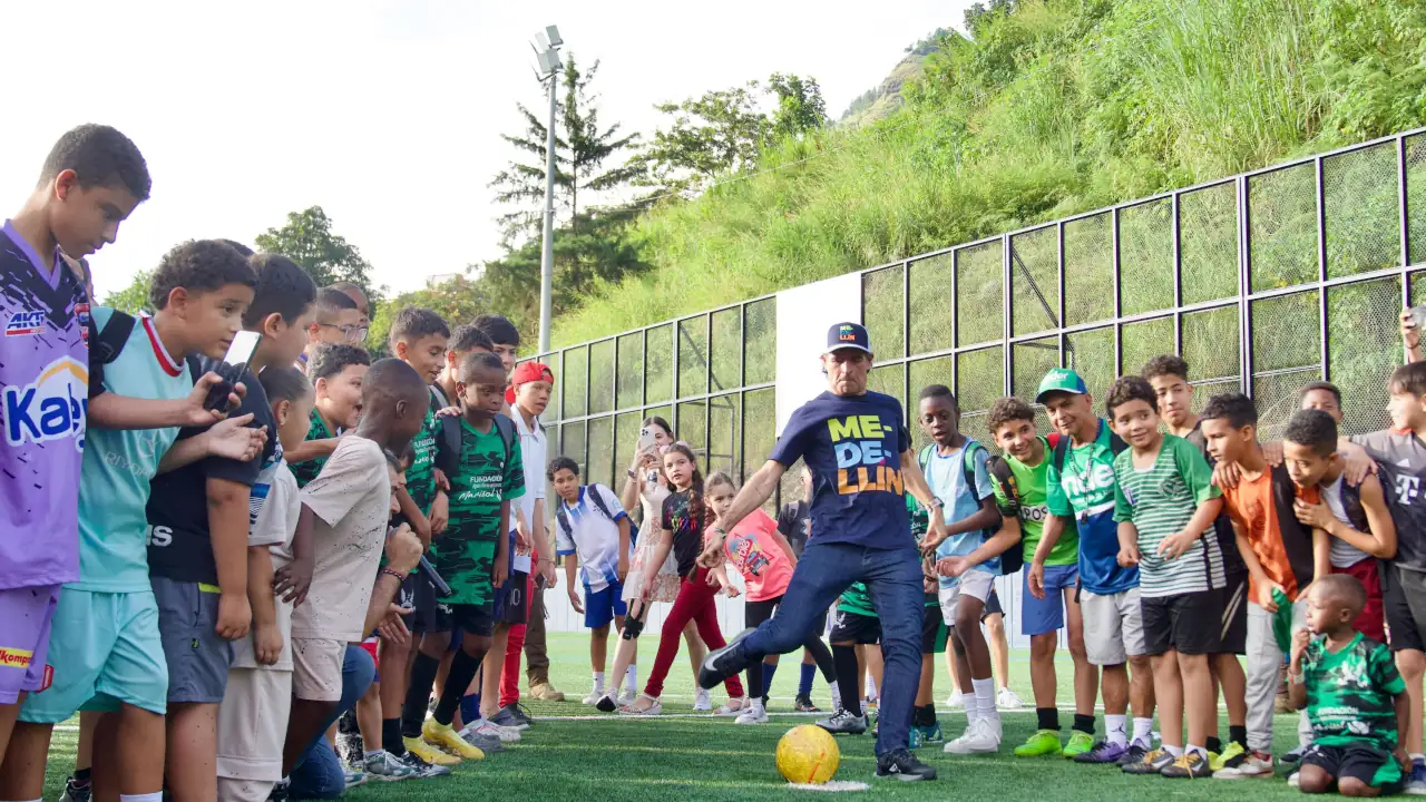 Alcaldía de Medellín ha mejorado 72 escenarios deportivos en lo que va de 2025