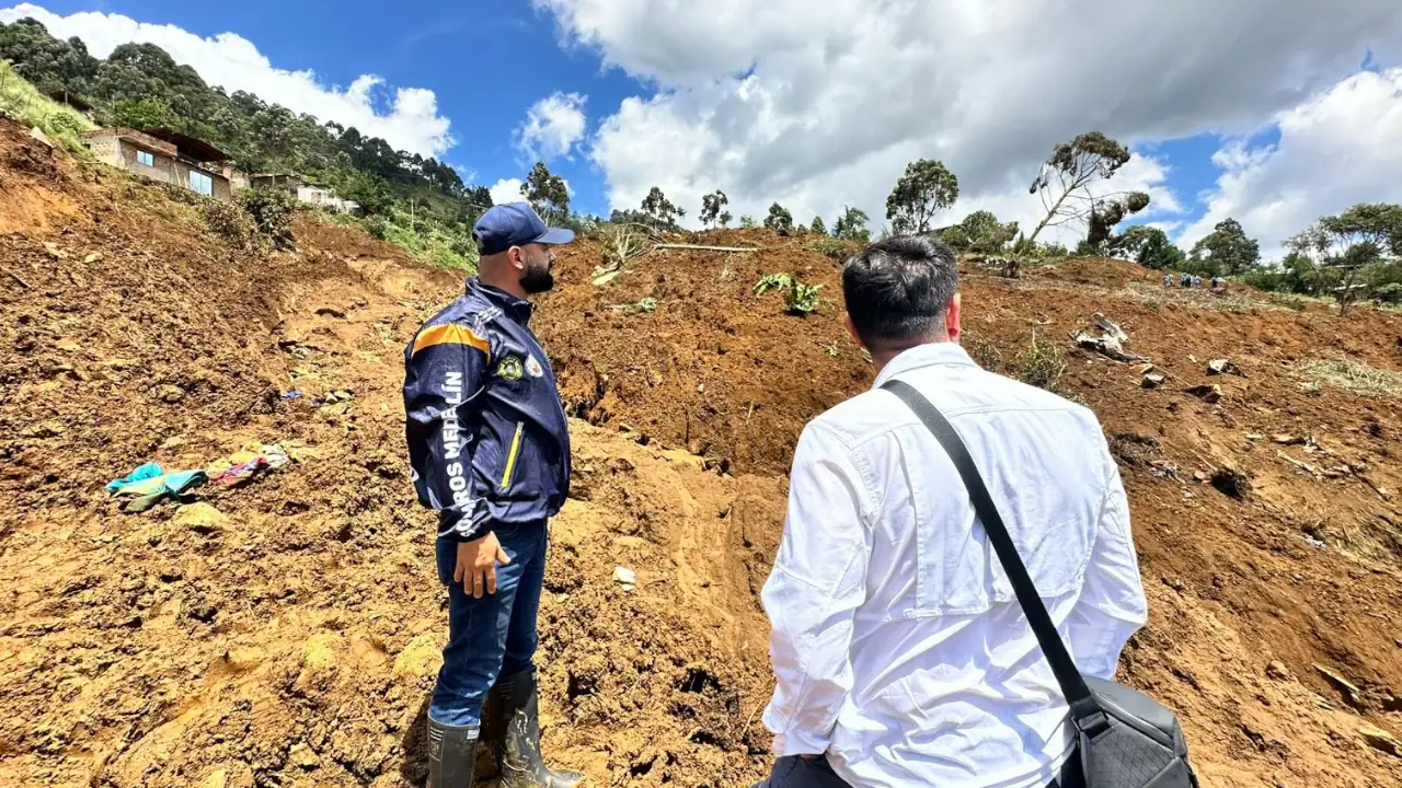 Más de 400 funcionarios trabajan en zona afectada de Santo Domingo Savio tras las lluvias