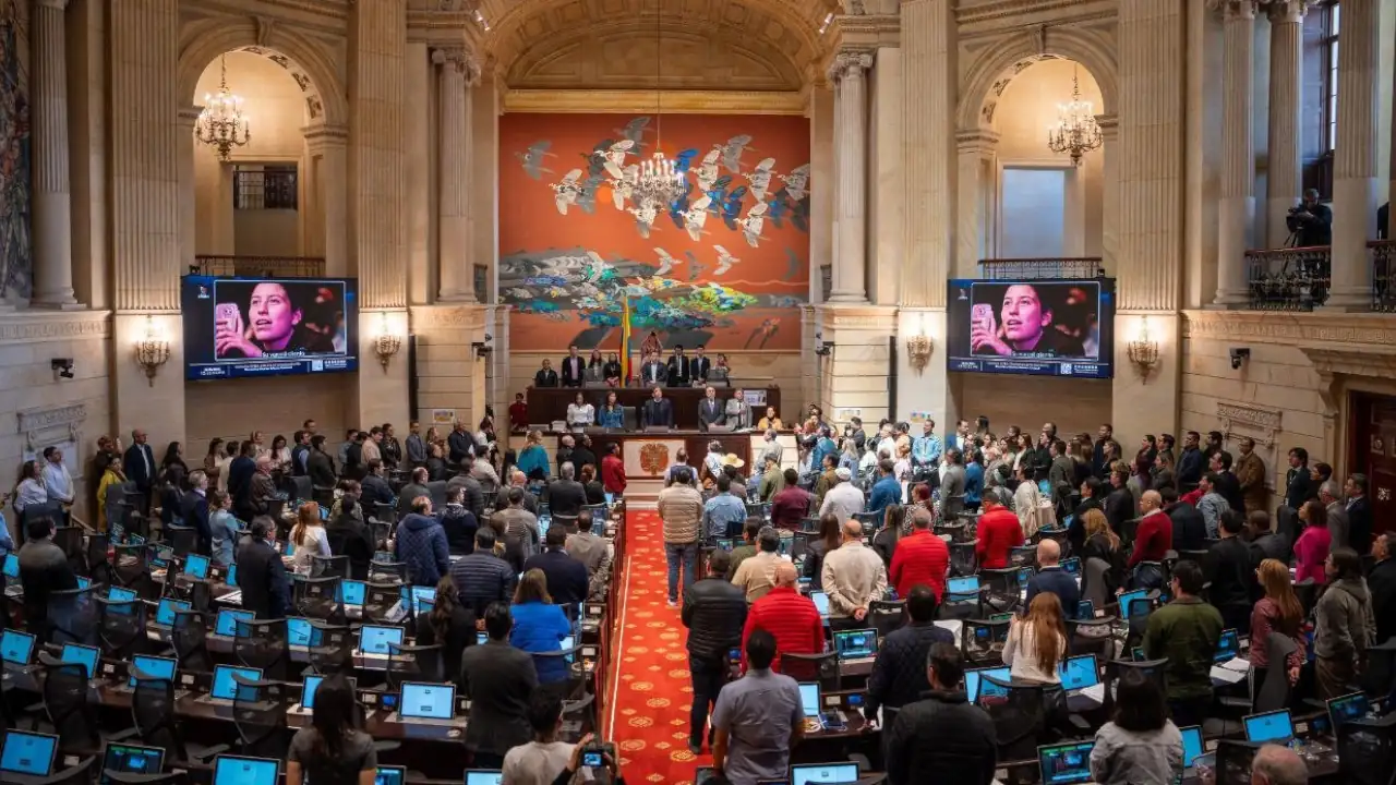 Con ministros en plenaria, el Gobierno logra aprobar parte del trámite de la reforma pensional Cámara de Representantes aprueba el texto del Senado sobre reforma pensional