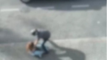 Policía captura a hombre que habría arrastrado a una mujer para quitarle el celular en Medellín Policía captura a hombre que habría arrastrado a una mujer para quitarle el celular en Medellín