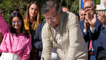 La reforma laboral ya es ley tras sanción de Gustavo Petro