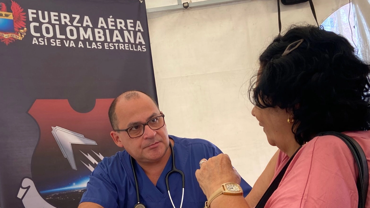 Fuerza Aeroespacial brinda atención médica gratis 