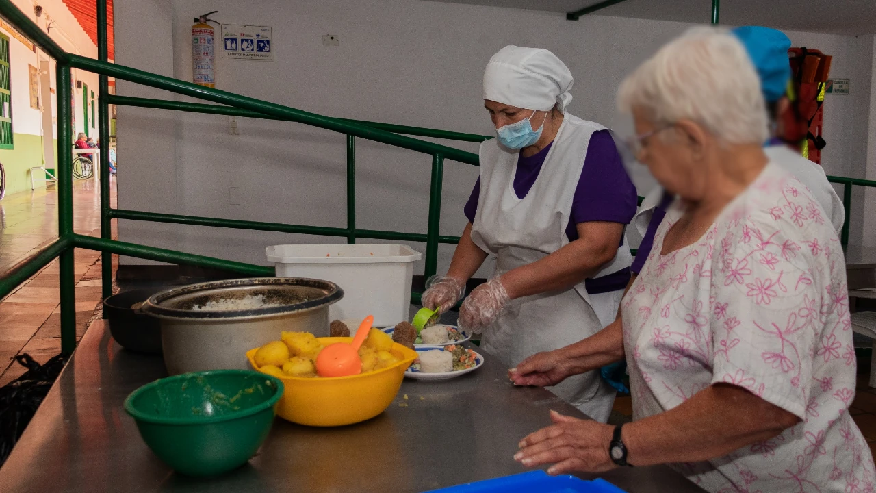 alimentacion-adultos-mayores-vulnerabilidad-laceja3