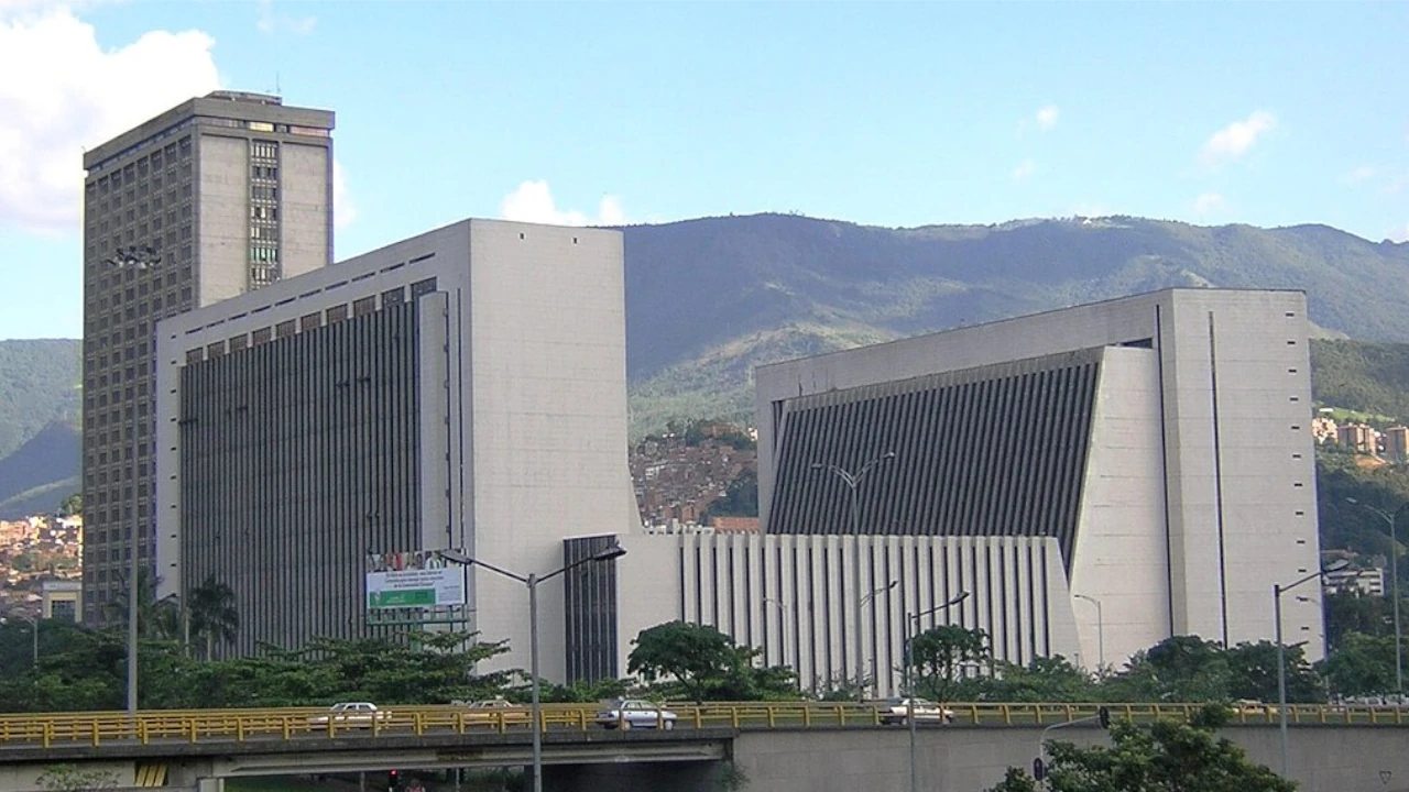 ¿Querrá un cara a cara? Para algunos, la visita de Petro a Medellín es una "provocación" al gobierno local