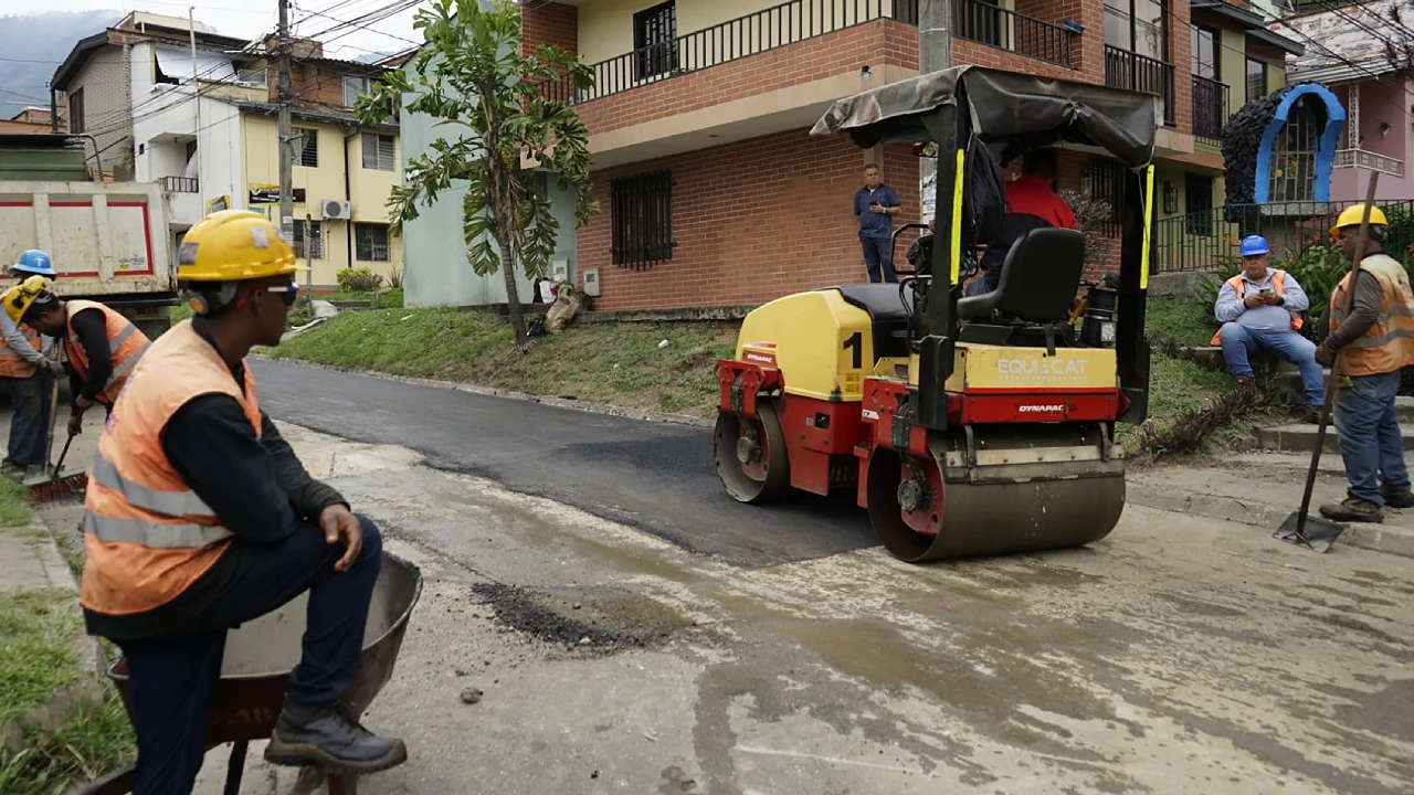 bello-continua-trabajos-reparacion-vias-municipio3