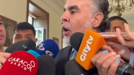 "Se está equivocando gravemente en eso": dijo Armando Benedetti frente a la decisión que tomó el registrador sobre la consulta popular