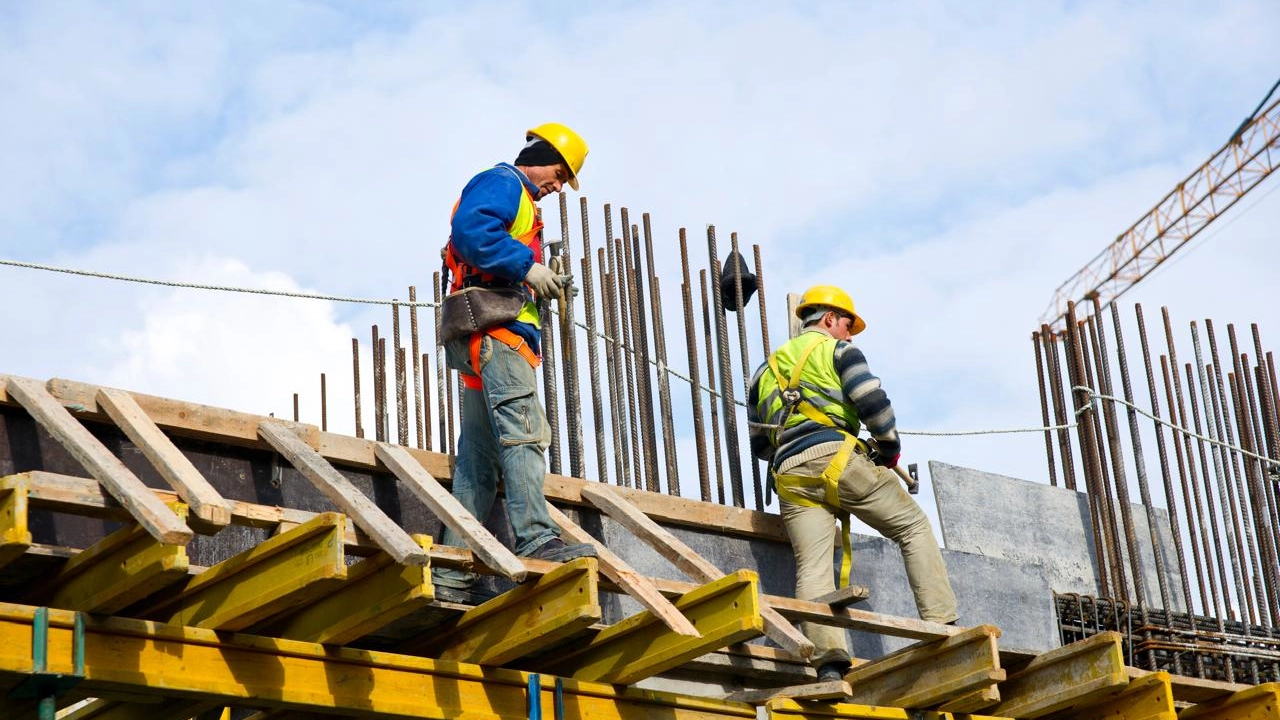 Antioquia, Valle y el Eje Cafetero lideran la recuperación del sector construcción en Colombia Construcción