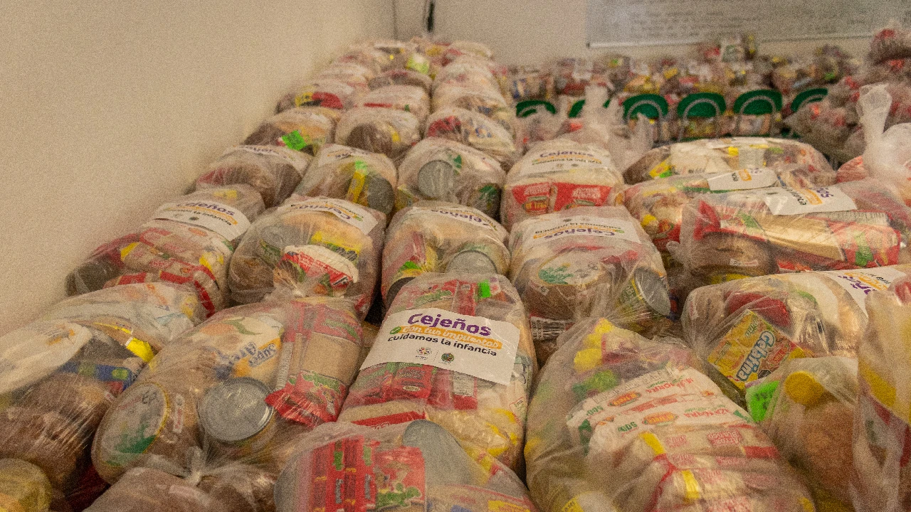 La Ceja asegura alimentación escolar a estudiantes durante vacaciones con más de 3.800 paquetes nutricionales 2 entrega-paquetes-alimentacion-estudiantes-laceja-vacaciones2