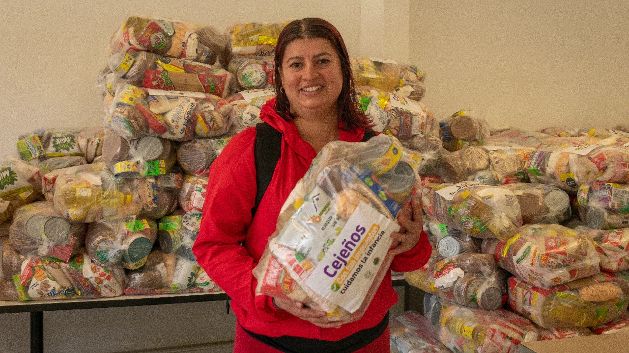 La Ceja asegura alimentación escolar a estudiantes durante vacaciones con más de 3.800 paquetes nutricionales 4 entrega-paquetes-alimentacion-estudiantes-laceja-vacaciones3