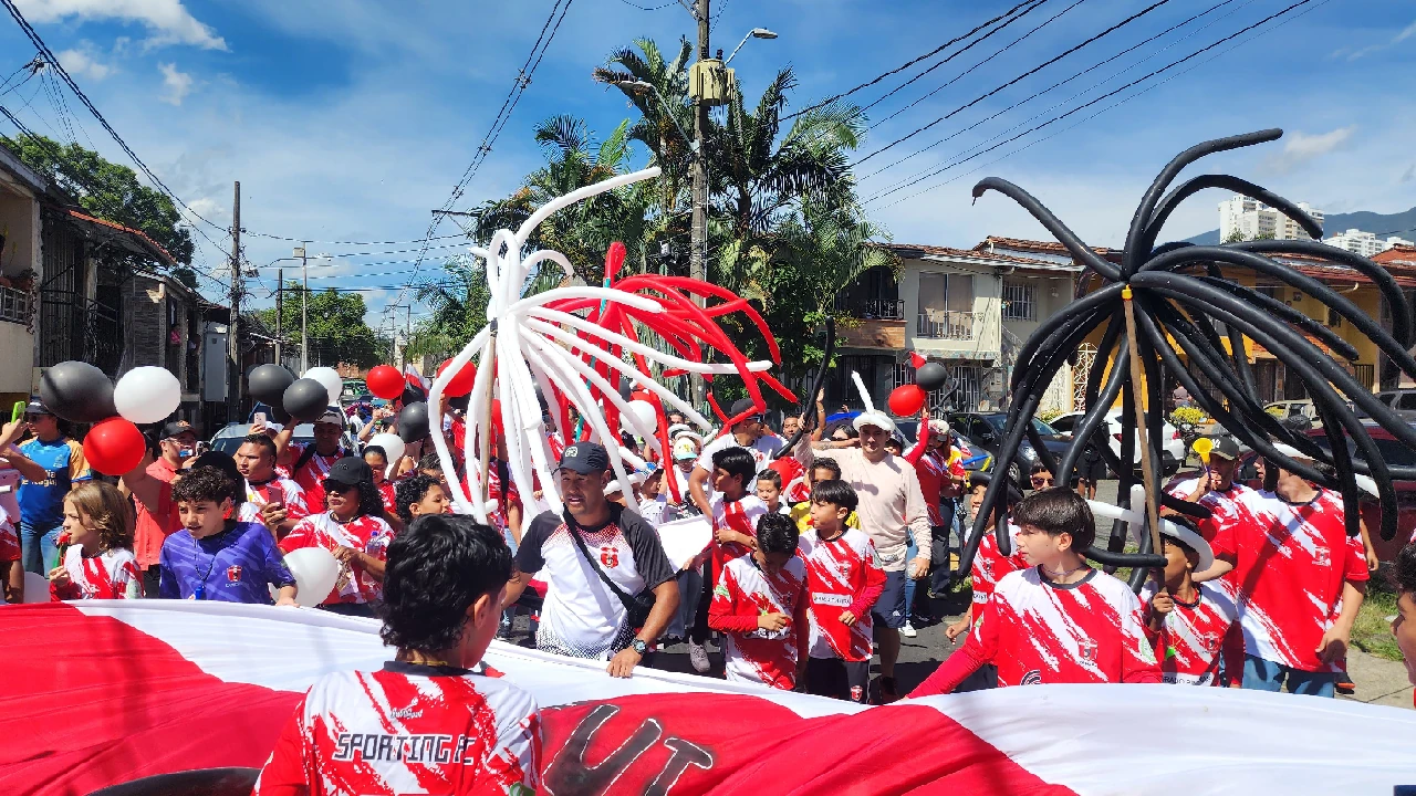 Itagüí vibra con récord de participación de deportistas en el Zonal Municipal del Babyfútbol 2025 inicio-zonal-municipal-itagui-babyfutbol-camino-festivalfestivales1