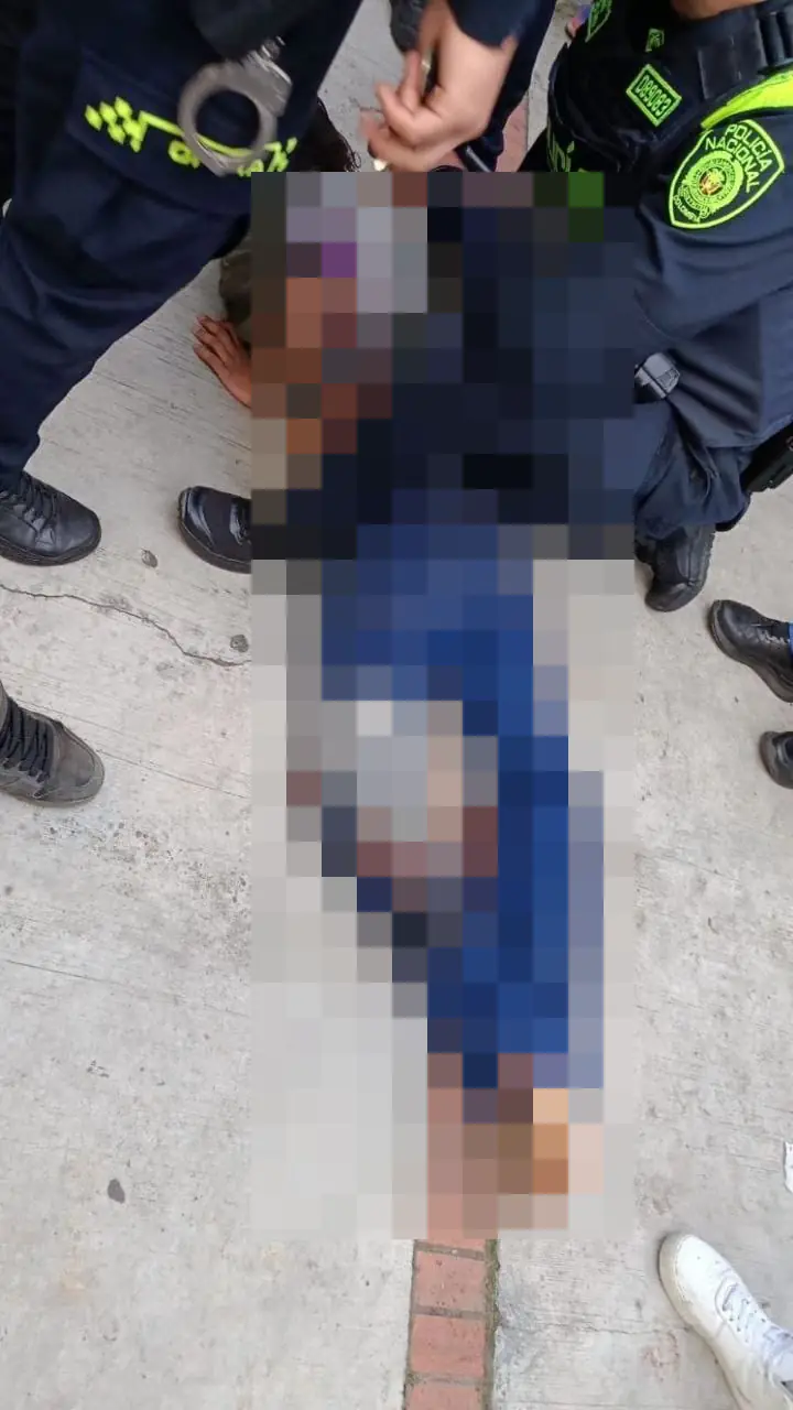 Allanan viviendas de familiares del menor que estaría vinculado al atentado contra Miguel Uribe