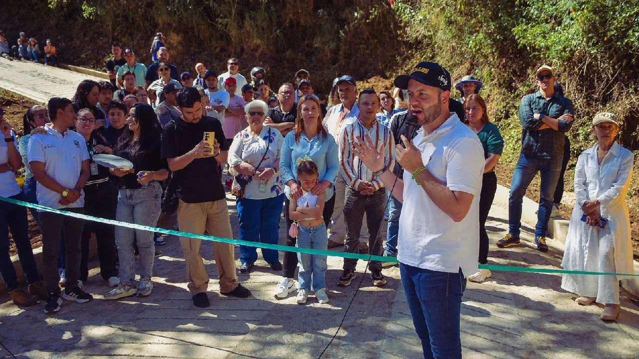 paso-seguro-vereda-el-retiro-entrega-obra-estructura-paso-quebrada2