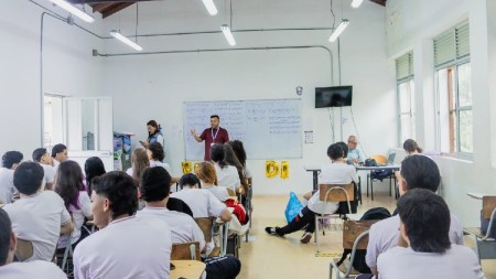EduCasa lleva el colegio hasta la casa del estudiante en Medellín