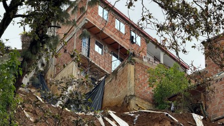 riesgo-deslizamiento-villatina-tras-emergenica-evacuacion-preventiva