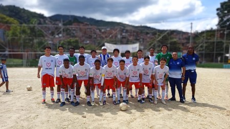 Semillas que brotan entre la escasez y la pelota