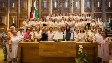 Asamblea de Antioquia condecora a las Damas Voluntarias del Hospital General de Medellín Damas Voluntarias del Hospital General de Medellín reciben homenaje por sus 69 años de servicio