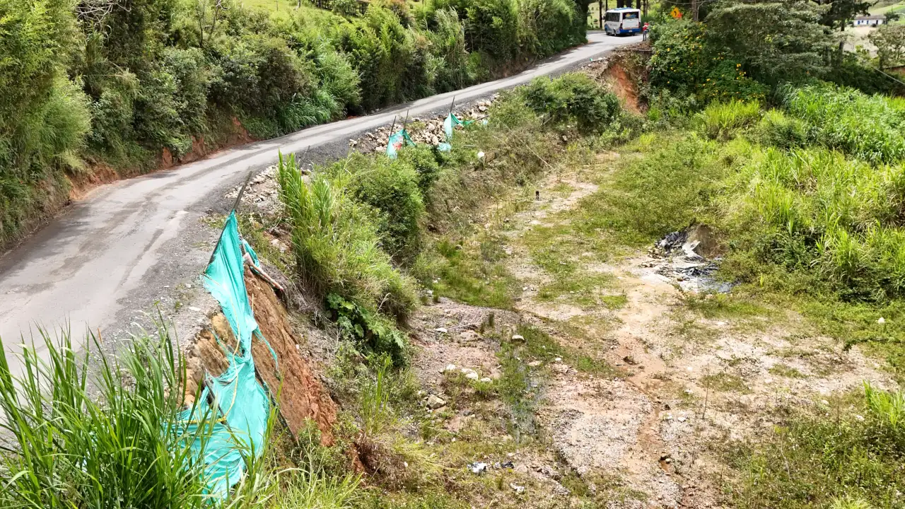 Gobernación avanza en solución permanente para la falla geológica en la conexión El Santuario – Granada