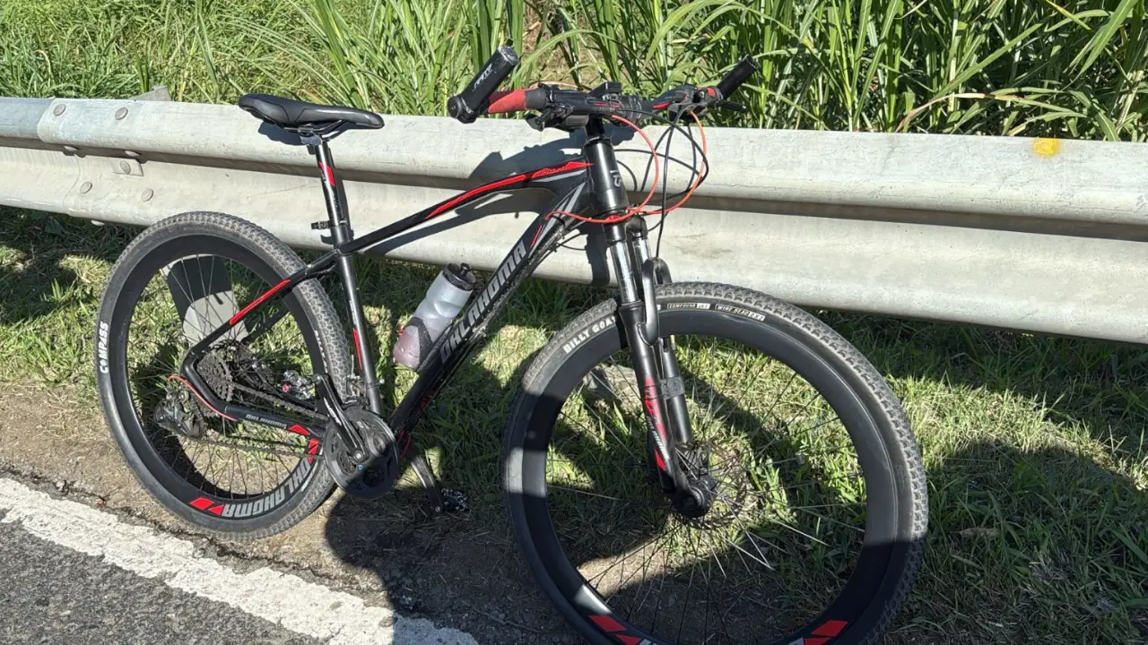 ¡Tiene 306 huecos! Vía Caldas–Amagá, donde un ciclista perdió la vida este 6 de julio