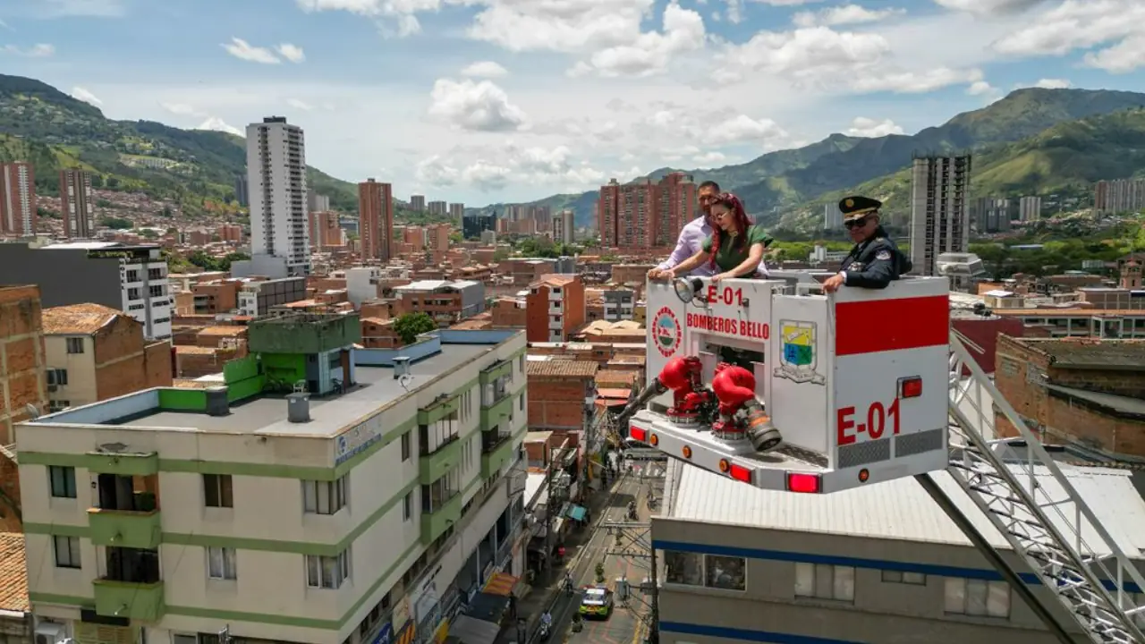 Bello conmemora la independencia de Colombia con homenajes y desfiles