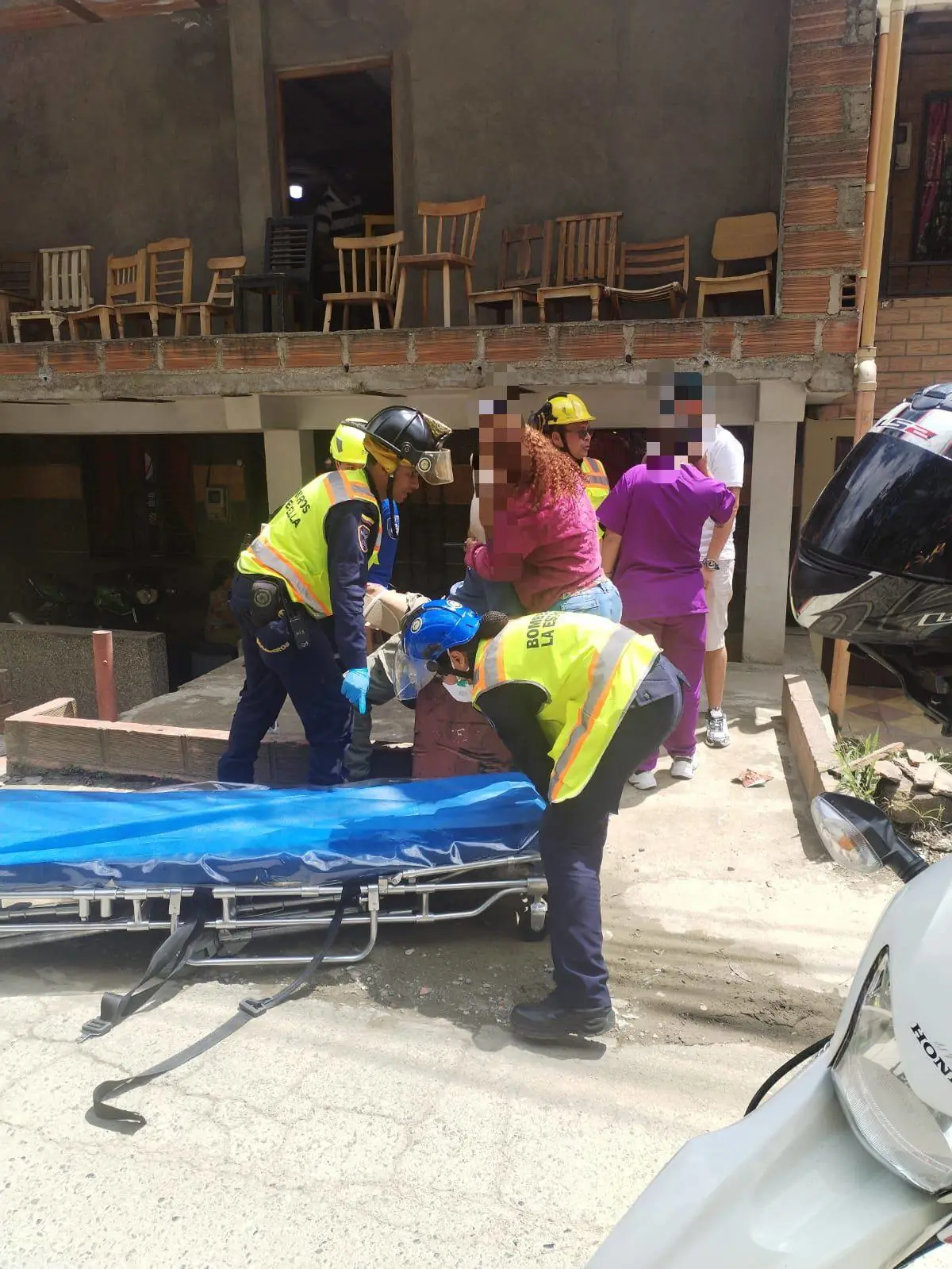 Dos personas resultaron heridas tras choque de motos en La Estrella