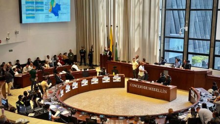 Gobernador plantea en Concejo de Medellín mayor autonomía fiscal para Antioquia