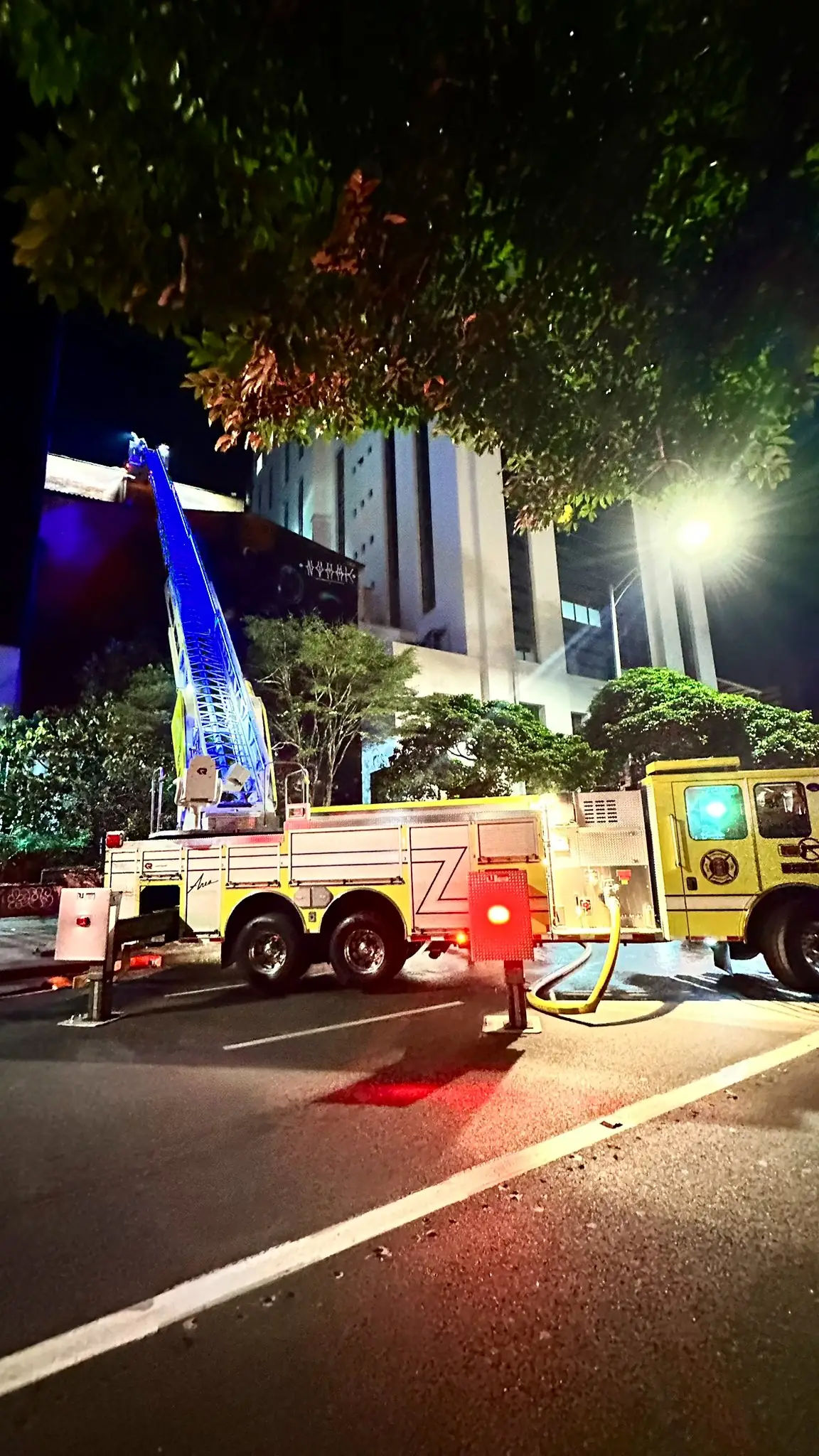 ¡Atención! Evacúan a pacientes tras incendio en clínica del centro de Medellín
